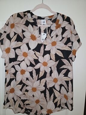 CAbi Meadow Top #4540 Size M NWT
